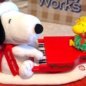 Hallmark Peanuts Snoopy & Woodstock Piano Holiday Plush Animated Jingle Pals